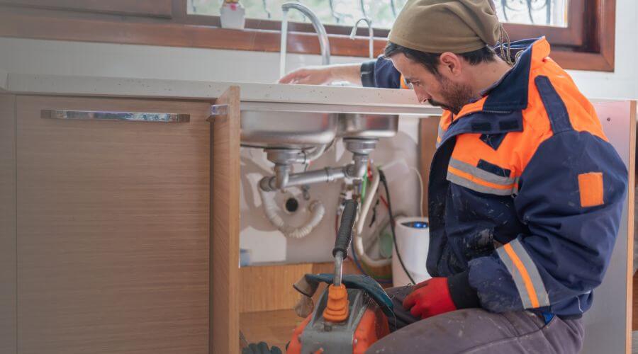 Expert burst pipe repair services in Lillian, TX